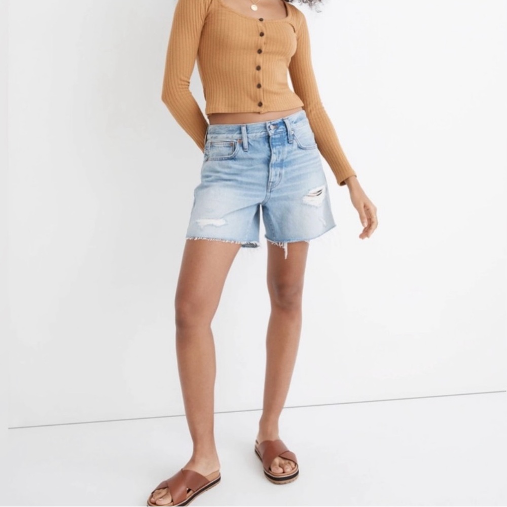 Madewell NWOT Relaxed Mid-Length Distressed Denim Shorts Size 31